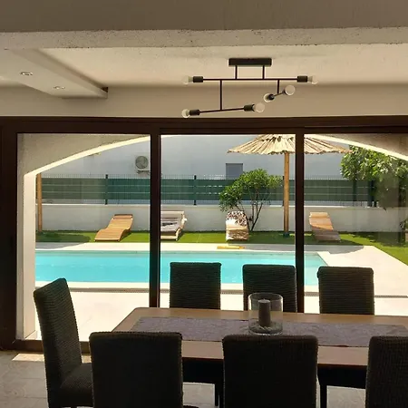 Awesome In With Heated Swimming Pool 度假居 维尔