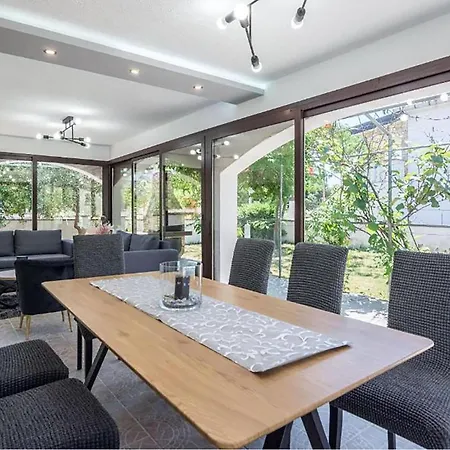 Awesome In With Heated Swimming Pool *