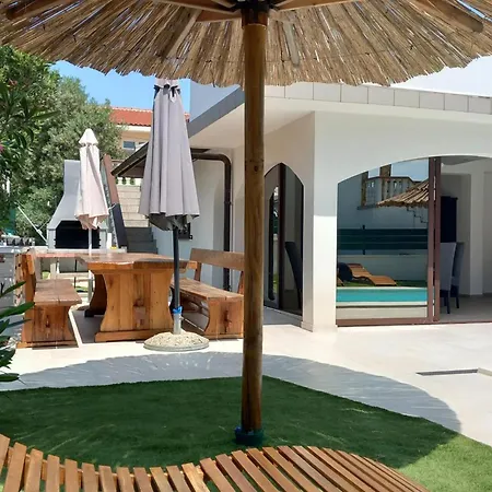 Awesome In With Heated Swimming Pool