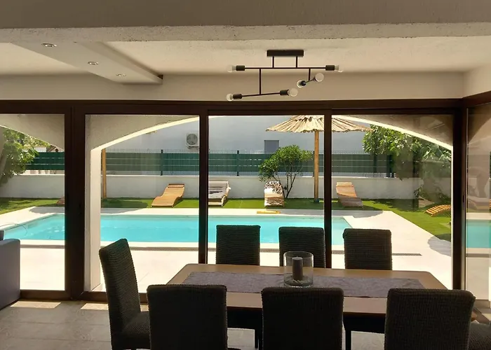 Pet Friendly In Dom wakacyjny Vir