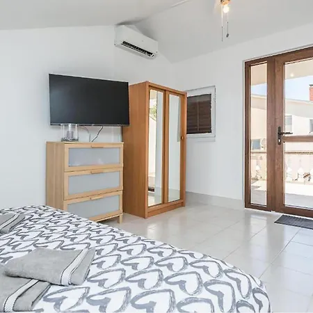 Awesome In With Heated Swimming Pool Holiday home